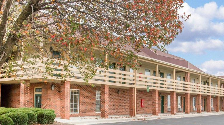 Quality Inn Findlay Exterior