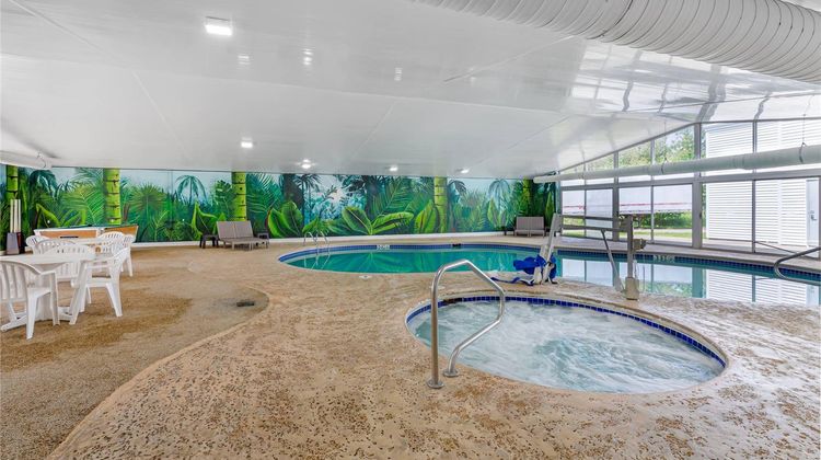 Quality Inn & Suites Bellville - Mansfield Pool