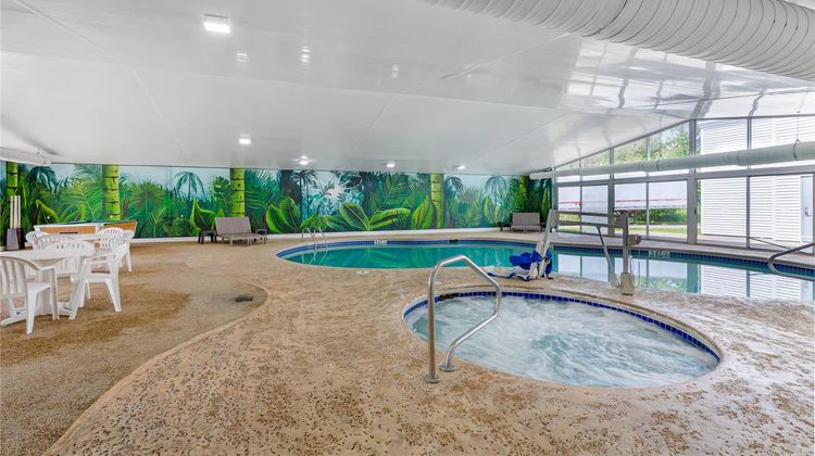 Quality Inn & Suites Bellville - Mansfield Pool