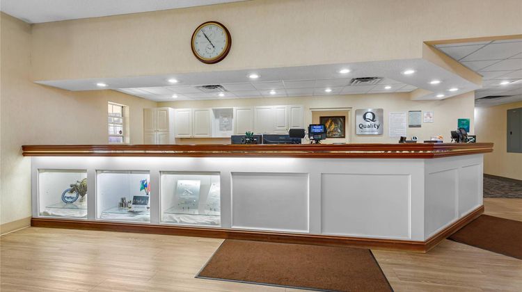 Quality Inn & Suites Bellville - Mansfield Lobby