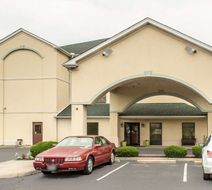 Quality Inn & Suites Exterior