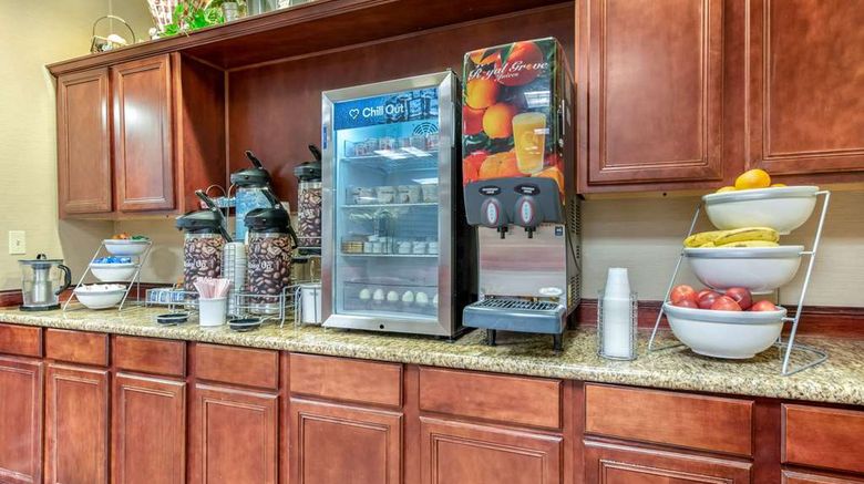 <b>Comfort Suites Restaurant</b>. Images powered by <a href="https://iceportal.shijigroup.com/" title="IcePortal" target="_blank">IcePortal</a>.