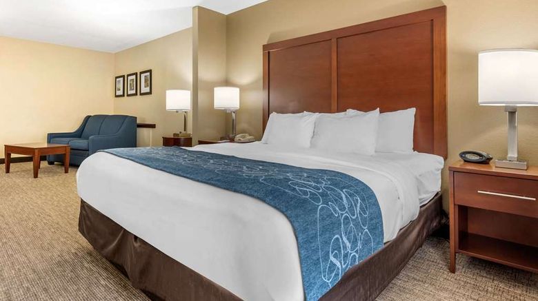 <b>Comfort Suites Dayton Wright Patterson Suite</b>. Images powered by <a href="https://iceportal.shijigroup.com/" title="IcePortal" target="_blank">IcePortal</a>.