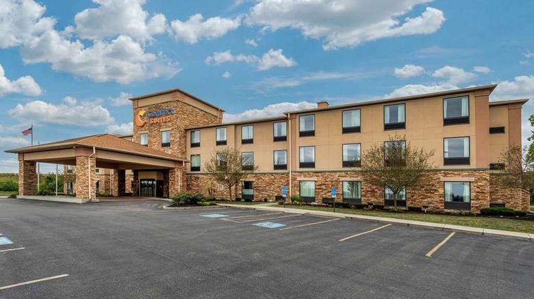 <b>Comfort Suites Exterior</b>. Images powered by <a href="https://iceportal.shijigroup.com/" title="IcePortal" target="_blank">IcePortal</a>.
