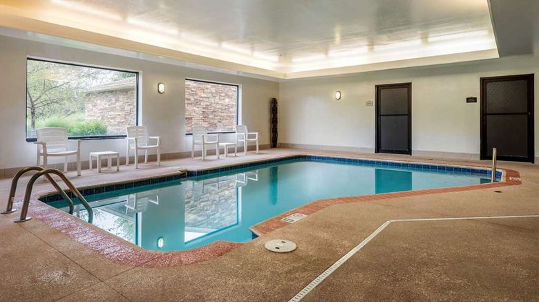 <b>Comfort Suites Pool</b>. Images powered by <a href="https://iceportal.shijigroup.com/" title="IcePortal" target="_blank">IcePortal</a>.