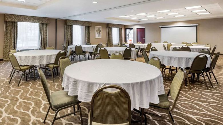 <b>Comfort Suites Meeting</b>. Images powered by <a href="https://iceportal.shijigroup.com/" title="IcePortal" target="_blank">IcePortal</a>.