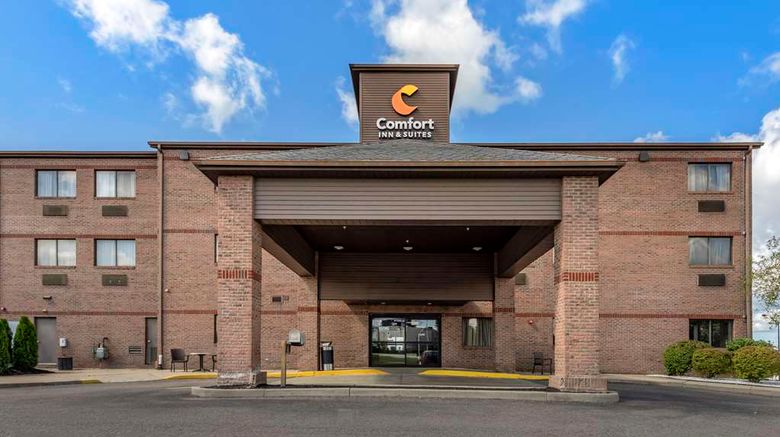 Comfort Inn  and  Suites Streetsboro/Kent Exterior. Images powered by <a href="https://iceportal.shijigroup.com" target="_blank" rel="noopener">Ice Portal</a>.