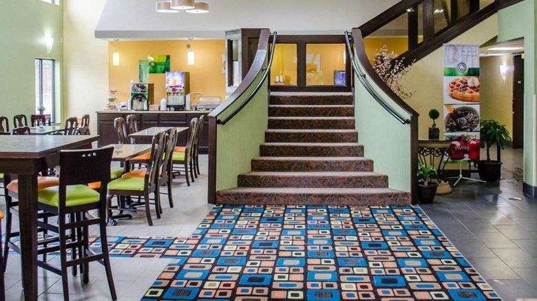 <b>Quality Inn & Suites Lobby</b>. Images powered by <a href="https://iceportal.shijigroup.com/" title="IcePortal" target="_blank">IcePortal</a>.