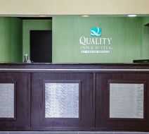 Quality Inn & Suites Lobby