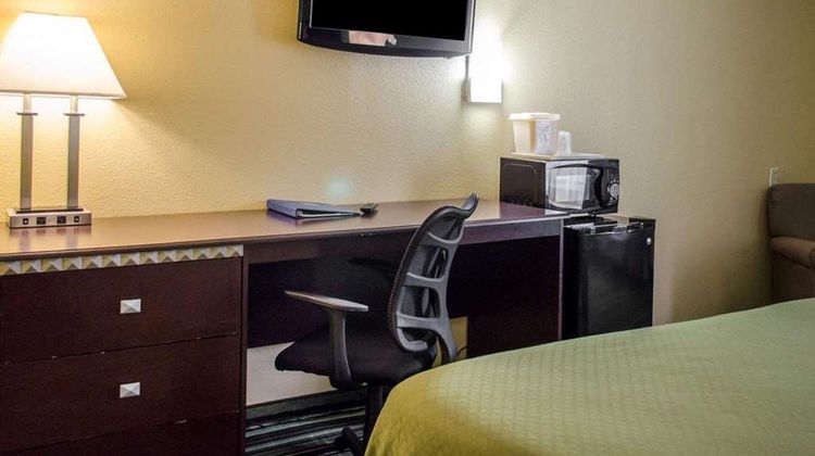 Quality Inn & Suites Room