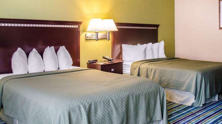 <b>Quality Inn & Suites Suite</b>. Images powered by <a href="https://iceportal.shijigroup.com/" title="IcePortal" target="_blank">IcePortal</a>.