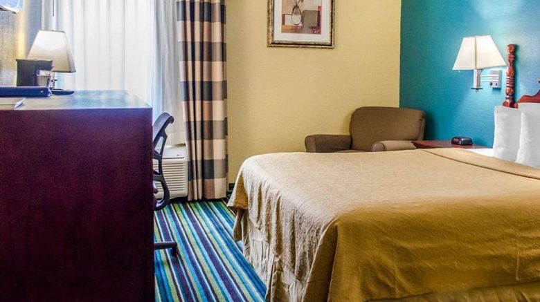 <b>Quality Inn & Suites Room</b>. Images powered by <a href="https://iceportal.shijigroup.com/" title="IcePortal" target="_blank">IcePortal</a>.