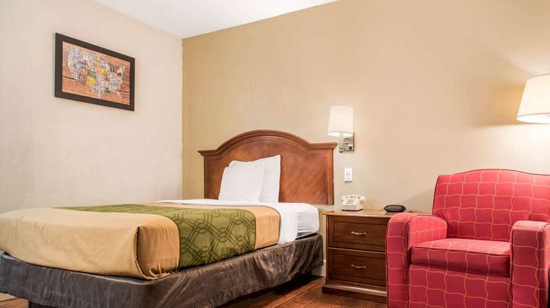 <b>Econo Lodge Airport Room</b>. Images powered by <a href="https://iceportal.shijigroup.com/" title="IcePortal" target="_blank">IcePortal</a>.