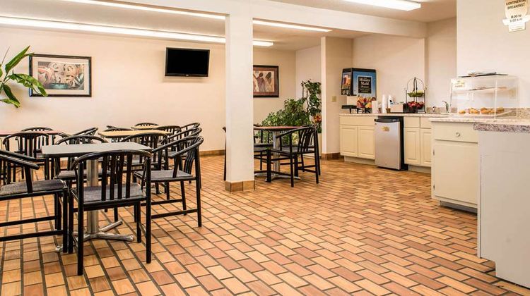 Econo Lodge Airport Restaurant