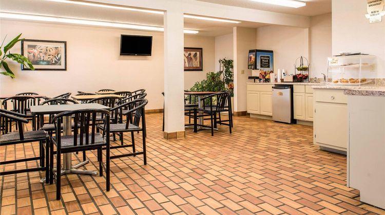 Econo Lodge Airport Restaurant