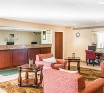 Quality Inn Holland Lobby
