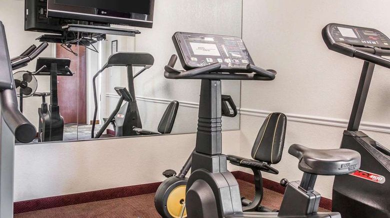 <b>Quality Inn Holland Health</b>. Images powered by <a href="https://iceportal.shijigroup.com/" title="IcePortal" target="_blank">IcePortal</a>.