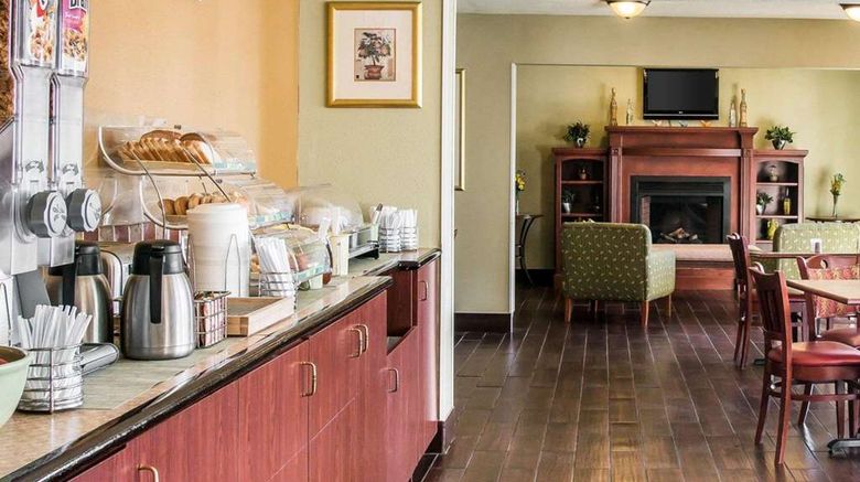 <b>Quality Inn Holland Restaurant</b>. Images powered by <a href="https://iceportal.shijigroup.com/" title="IcePortal" target="_blank">IcePortal</a>.