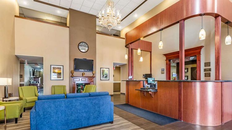 Comfort Suites Lobby