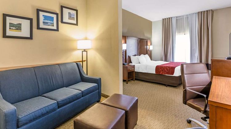 Comfort Suites Suite