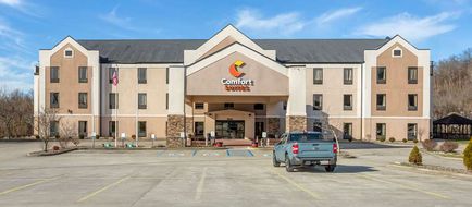 Comfort Suites Exterior