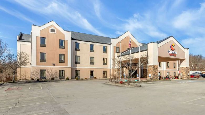 Comfort Suites Exterior. Images powered by <a href="https://iceportal.shijigroup.com" target="_blank" rel="noopener">Ice Portal</a>.