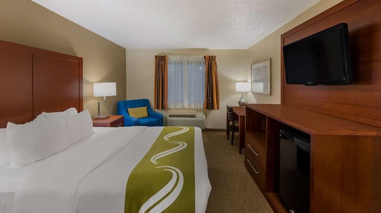 <b>Quality Inn Room</b>. Images powered by <a href="https://iceportal.shijigroup.com/" title="IcePortal" target="_blank">IcePortal</a>.