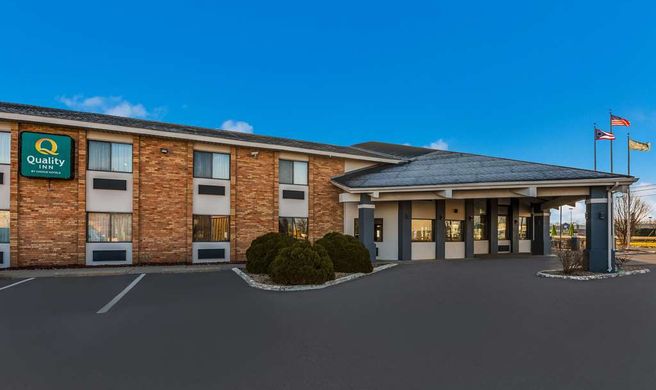 Quality Inn Exterior