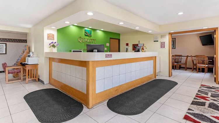 Quality Inn Washington Court House Lobby