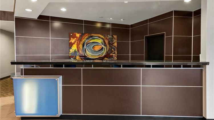 Cambria hotel & suites Columbus Polaris Lobby