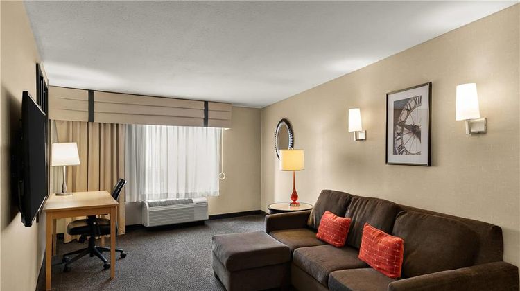 Cambria hotel & suites Columbus Polaris Suite