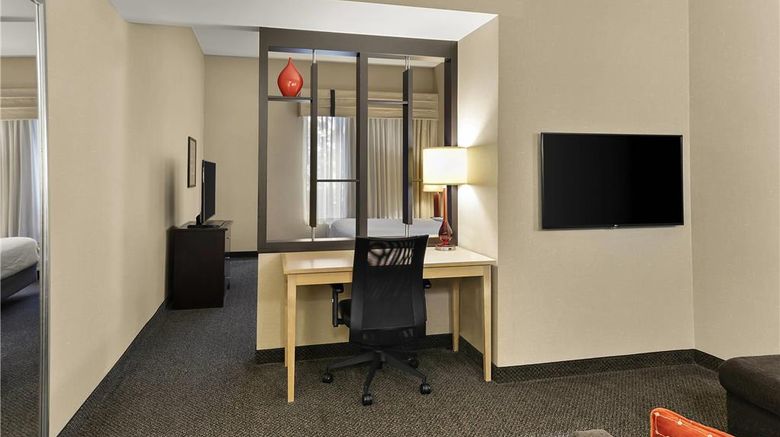 <b>Cambria hotel & suites Columbus Polaris Room</b>. Images powered by <a href="https://iceportal.shijigroup.com/" title="IcePortal" target="_blank">IcePortal</a>.