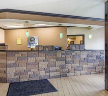 Quality Inn & Suites Delaware Lobby
