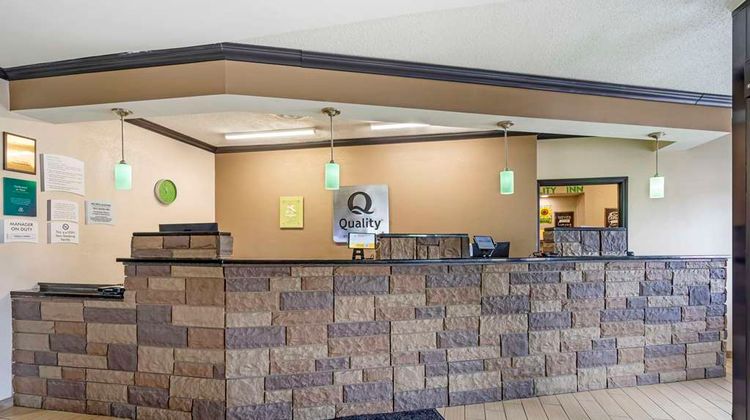 Quality Inn & Suites Delaware Lobby