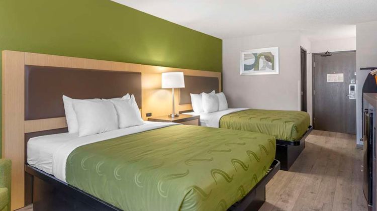 Quality Inn & Suites Delaware Room
