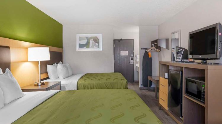 Quality Inn & Suites Delaware Room