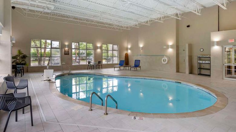 <b>Comfort Inn Pool</b>. Images powered by <a href="https://iceportal.shijigroup.com/" title="IcePortal" target="_blank">IcePortal</a>.