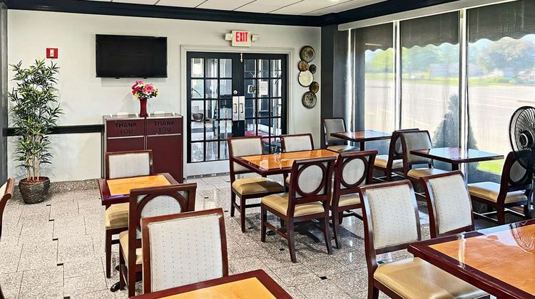 Quality Inn & Suites Cincinnati Restaurant