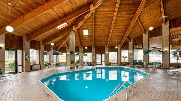 Quality Inn Wooster Pool