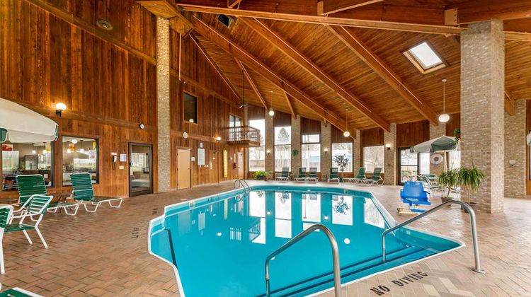 Quality Inn Wooster Pool
