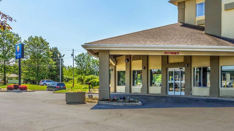 <b>Comfort Inn Norwalk Exterior</b>. Images powered by <a href="https://iceportal.shijigroup.com/" title="IcePortal" target="_blank">IcePortal</a>.