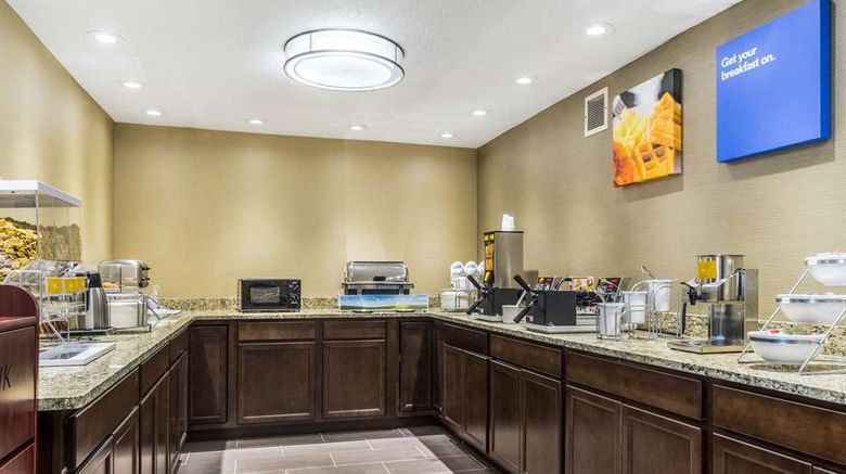<b>Comfort Inn Norwalk Restaurant</b>. Images powered by <a href="https://iceportal.shijigroup.com/" title="IcePortal" target="_blank">IcePortal</a>.