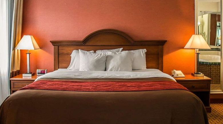 <b>Quality Inn East Liverpool - Calcutta Suite</b>. Images powered by <a href="https://iceportal.shijigroup.com/" title="IcePortal" target="_blank">IcePortal</a>.