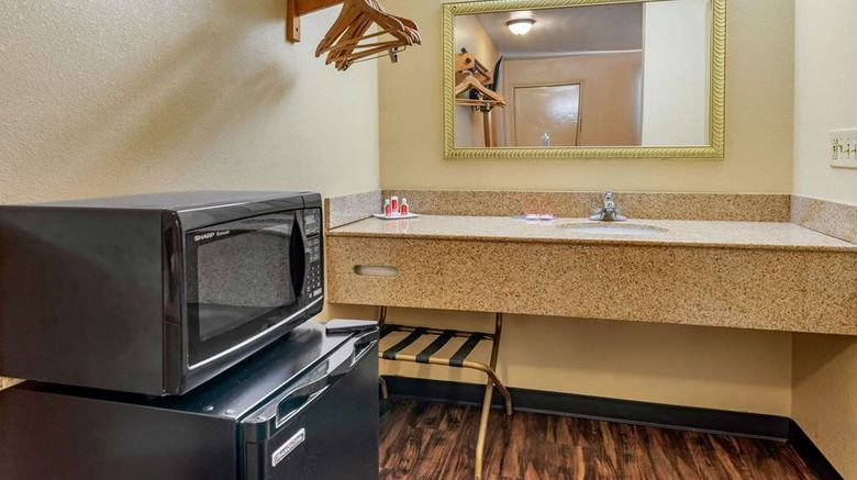 <b>Rodeway Inn Jeffersonville Room</b>. Images powered by <a href="https://iceportal.shijigroup.com/" title="IcePortal" target="_blank">IcePortal</a>.