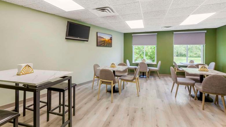 <b>Quality Inn Huron Restaurant</b>. Images powered by <a href="https://iceportal.shijigroup.com/" title="IcePortal" target="_blank">IcePortal</a>.