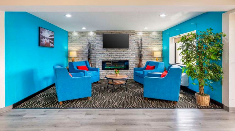 Quality Inn Huron Lobby