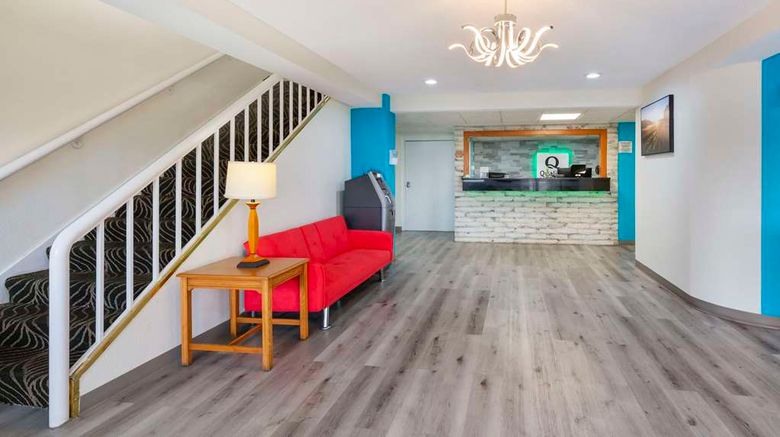 <b>Quality Inn Huron Lobby</b>. Images powered by <a href="https://iceportal.shijigroup.com/" title="IcePortal" target="_blank">IcePortal</a>.
