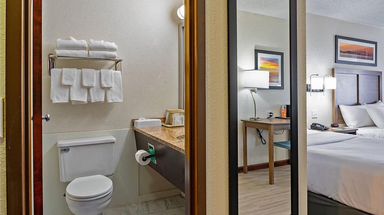 <b>Quality Inn Milan-Sandusky Room</b>. Images powered by <a href="https://iceportal.shijigroup.com/" title="IcePortal" target="_blank">IcePortal</a>.