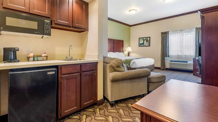 Quality Inn & Suites Zenesville Room