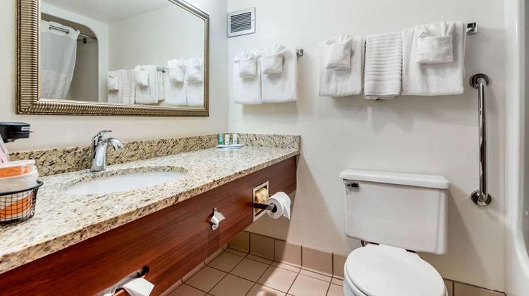 Quality Inn & Suites Zenesville Room